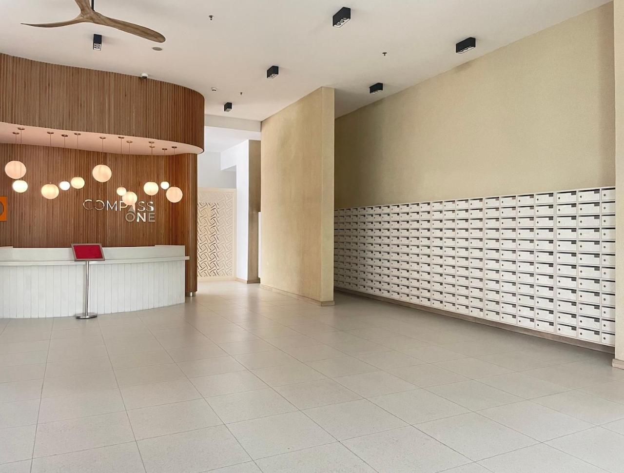 Compass One Building - Luxury Apartments Ap Phu Tho Экстерьер фото