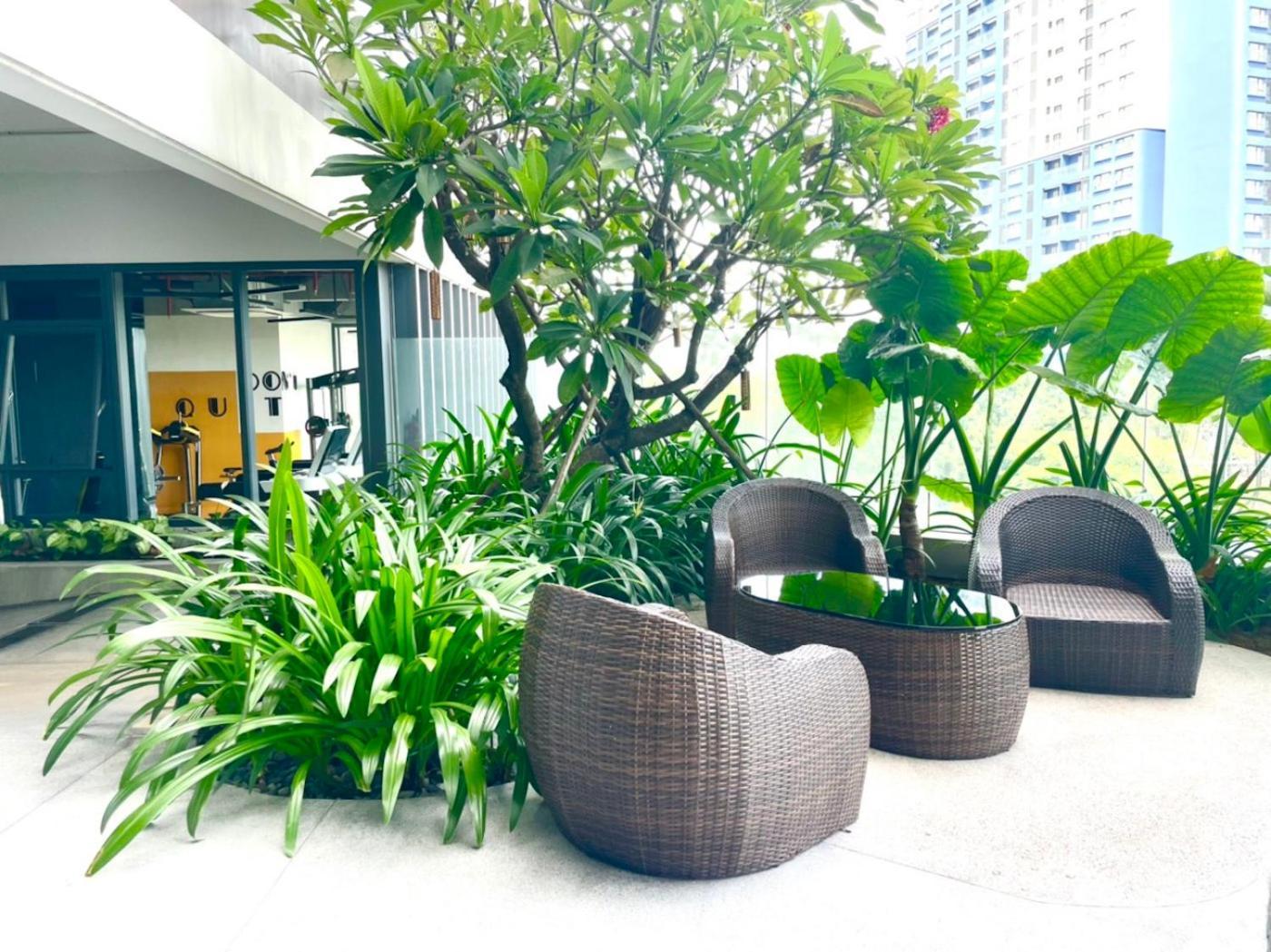 Compass One Building - Luxury Apartments Ap Phu Tho Экстерьер фото